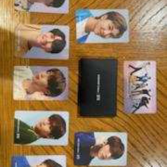 EXCLUSIVE BTS Photocards set - Picture 7 of 11